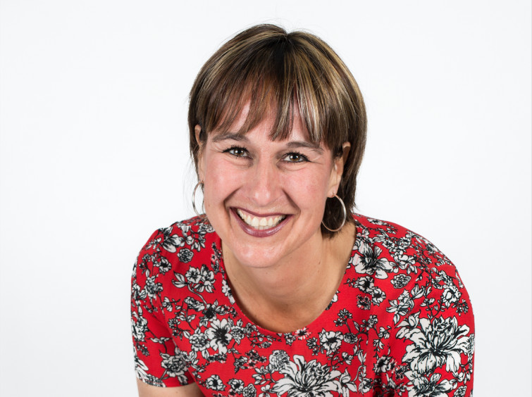 Gabriëlle Dik schreef het boek je bent het al - Cvandaag.nl