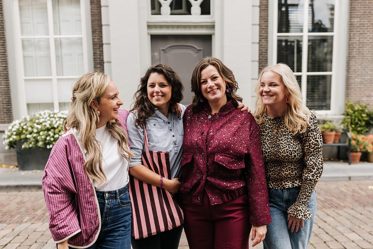 Eline Hoogenboom met auteurs Mariamomenten