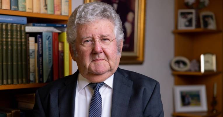 Dr. C. A. van der Sluijs