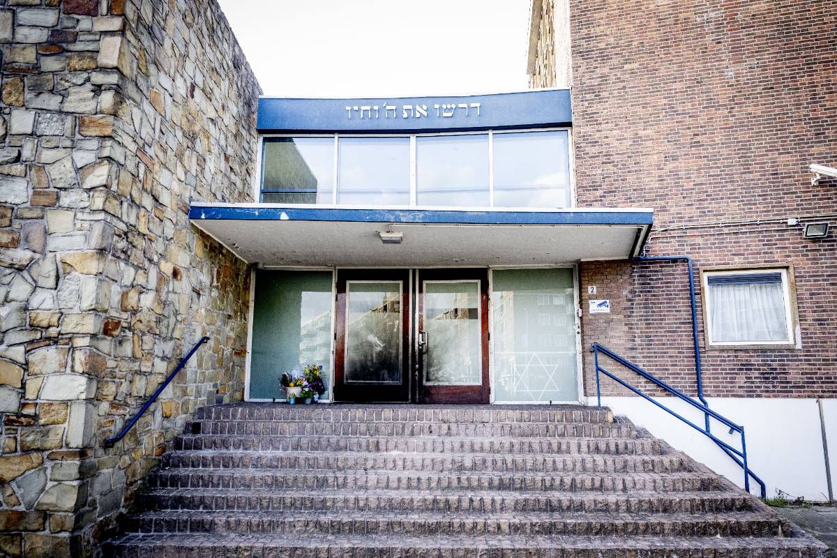 Joodse synagoge na brandstichting