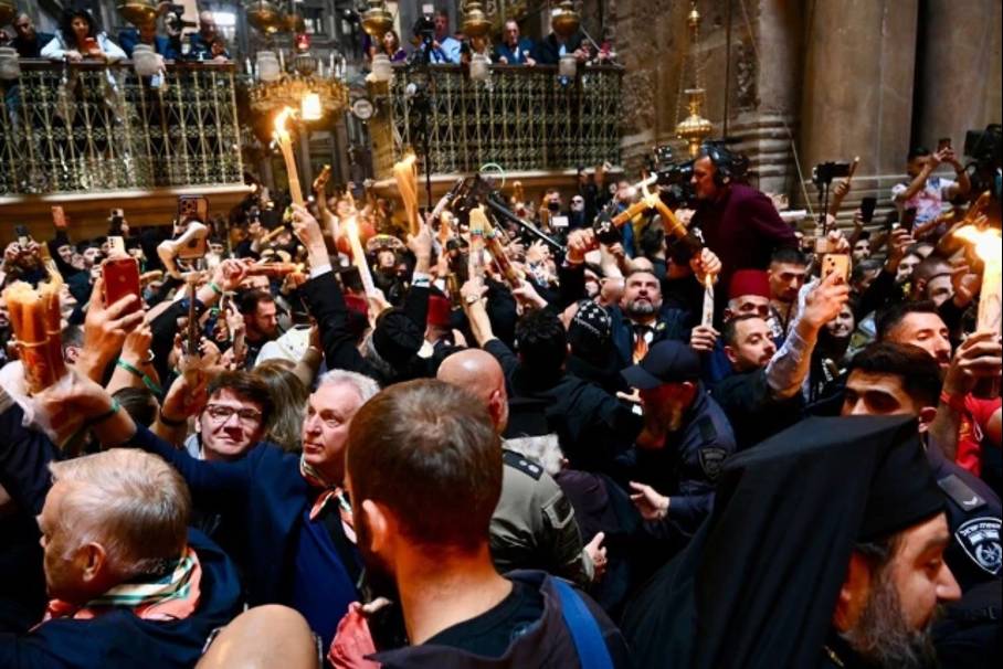 Christenen vieren Heilig Vuur