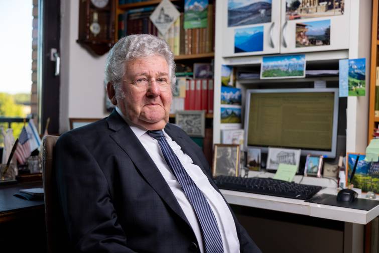 Dr. C. A. van der Sluijs