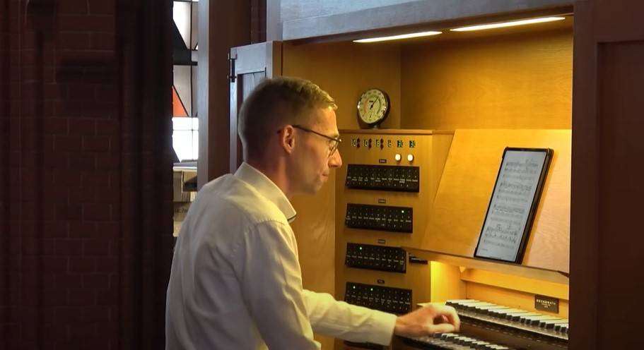 Gert van Hoef Gert van Hoef