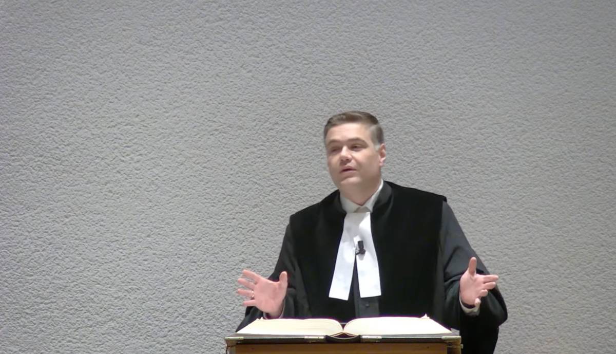 Ds. A. van der Stoep Ds. A. van der Stoep