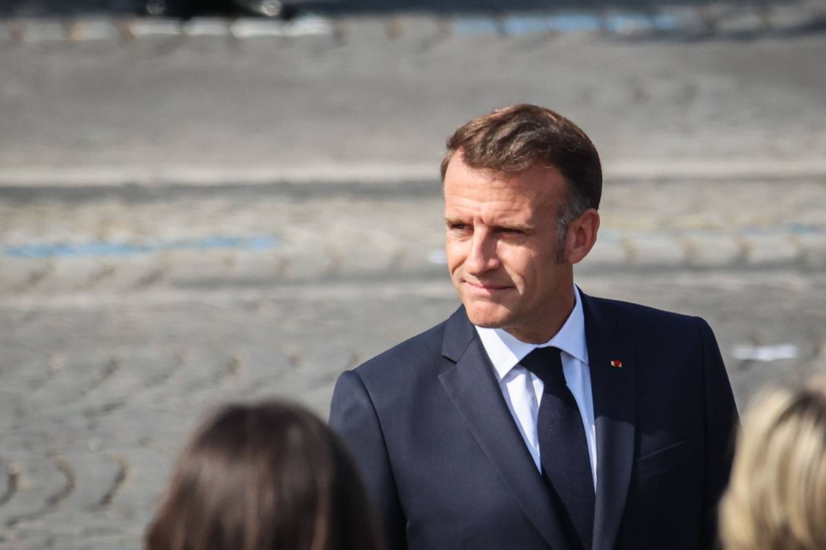 Macron Macron