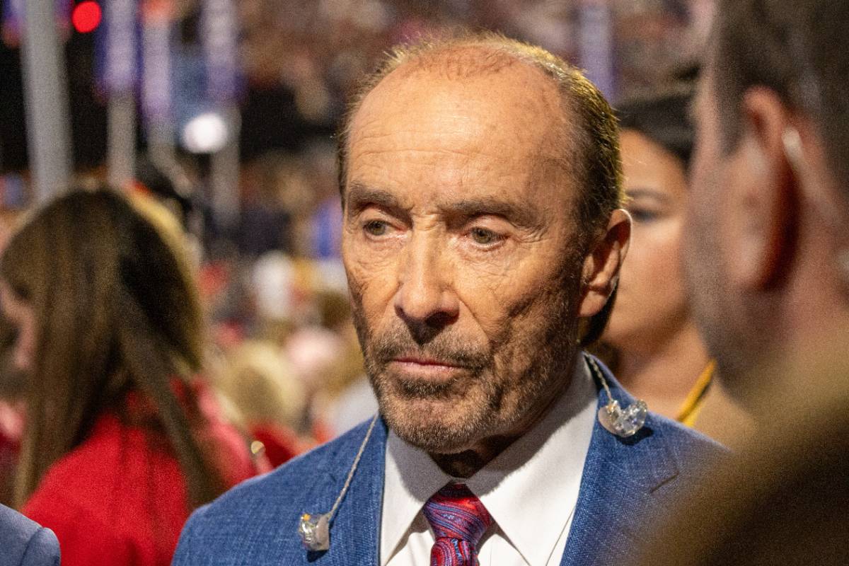 Lee Greenwood 