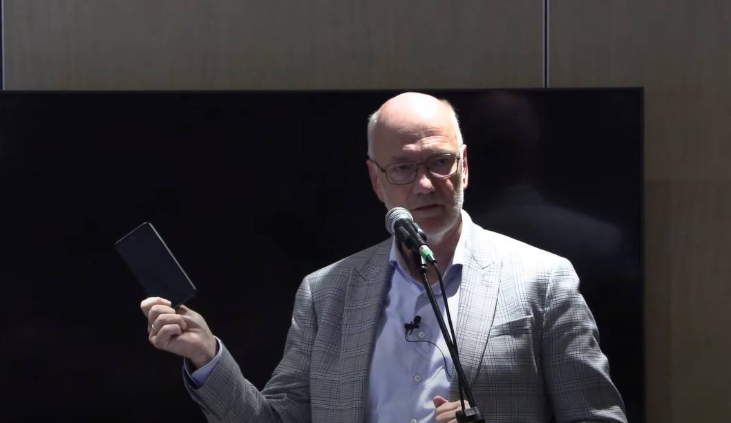 Dr. Peter de Jong