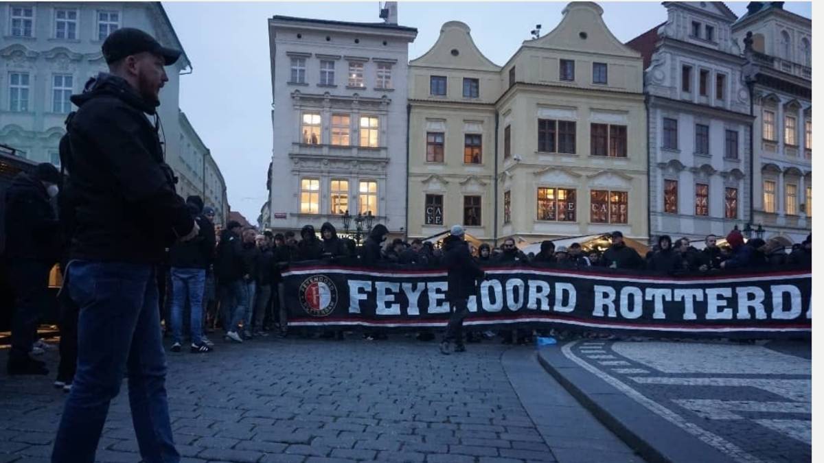 Timo en Feyenoord-supporters Timo en Feyenoord-supporters
