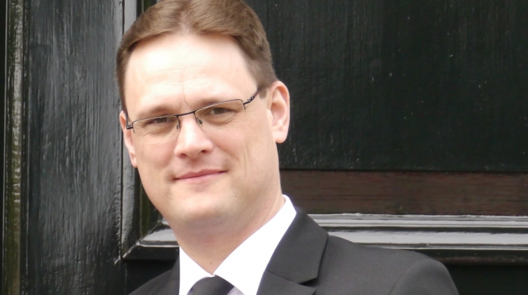 Hersteld hervormd Gameren ziet ds. A. J. Britstra graag komen - Cvandaag.nl