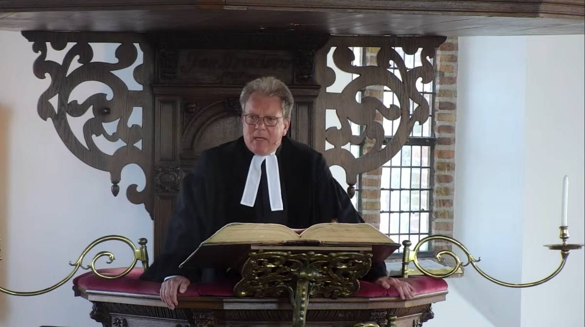 Hervormde gemeente Bruinisse mag nieuwe dominee verwelkomen: ds. N. W. van den Houten