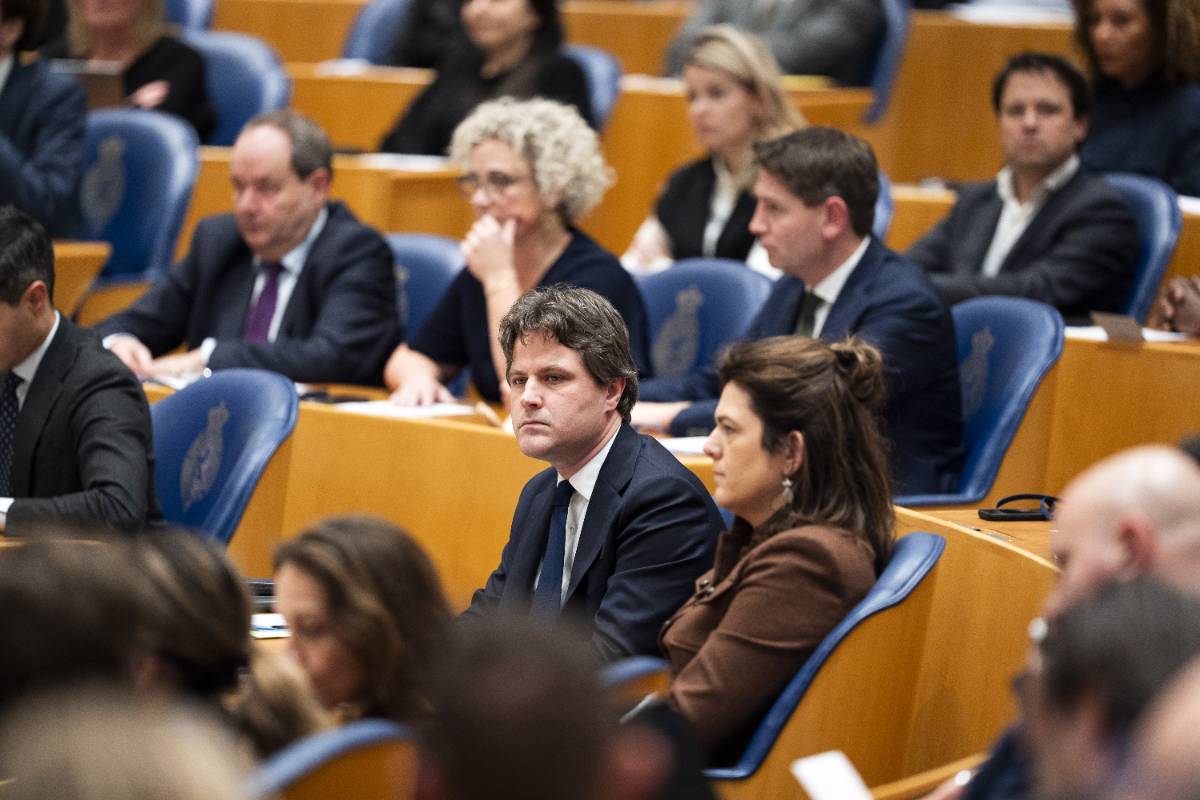 Kamerdebat Kamerdebat