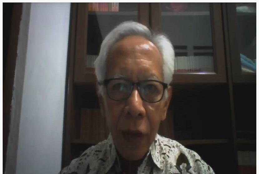 Apollinaris Darmawan