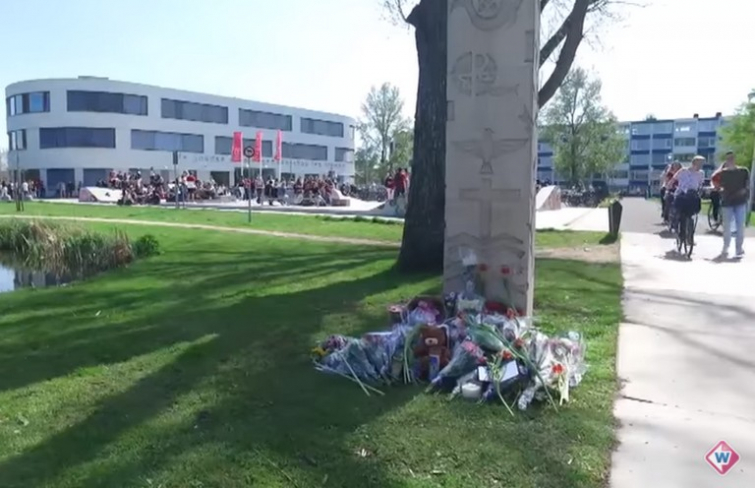 Bloemenmonument Rhodé Zondag