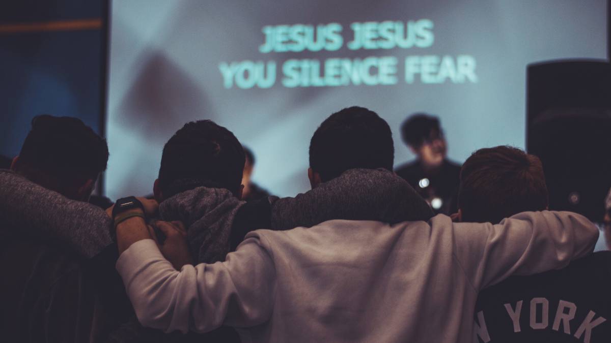 Jongeren aanbidden God Jongeren aanbidden God