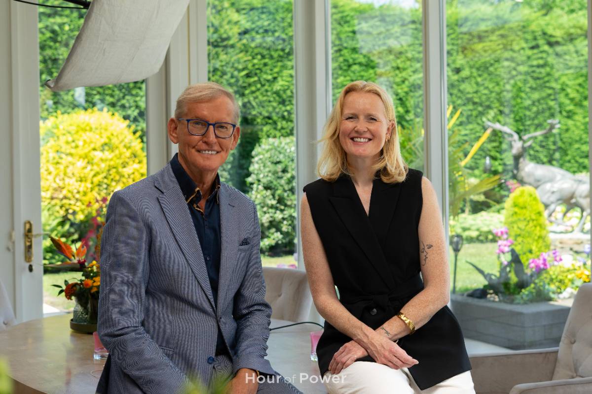Anouk Schaap bij presentator Jan van den Bosch