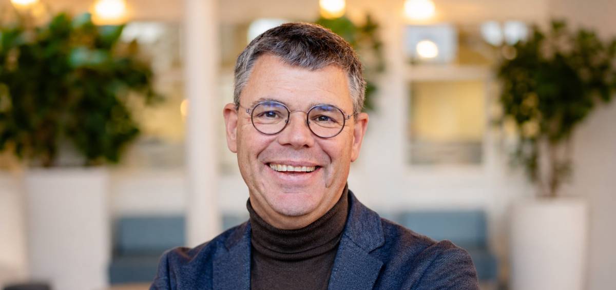 Dr. Bram Kunz