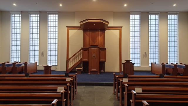 Hersteld hervormd Oud-Beijerland ziet ds. H. de Greef graag komen